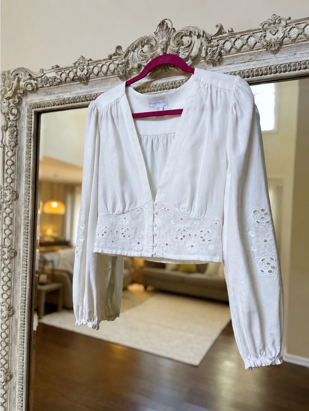 Others Follow White Eyelet Long-Sleeve Cropped Blouse /Size S Like New